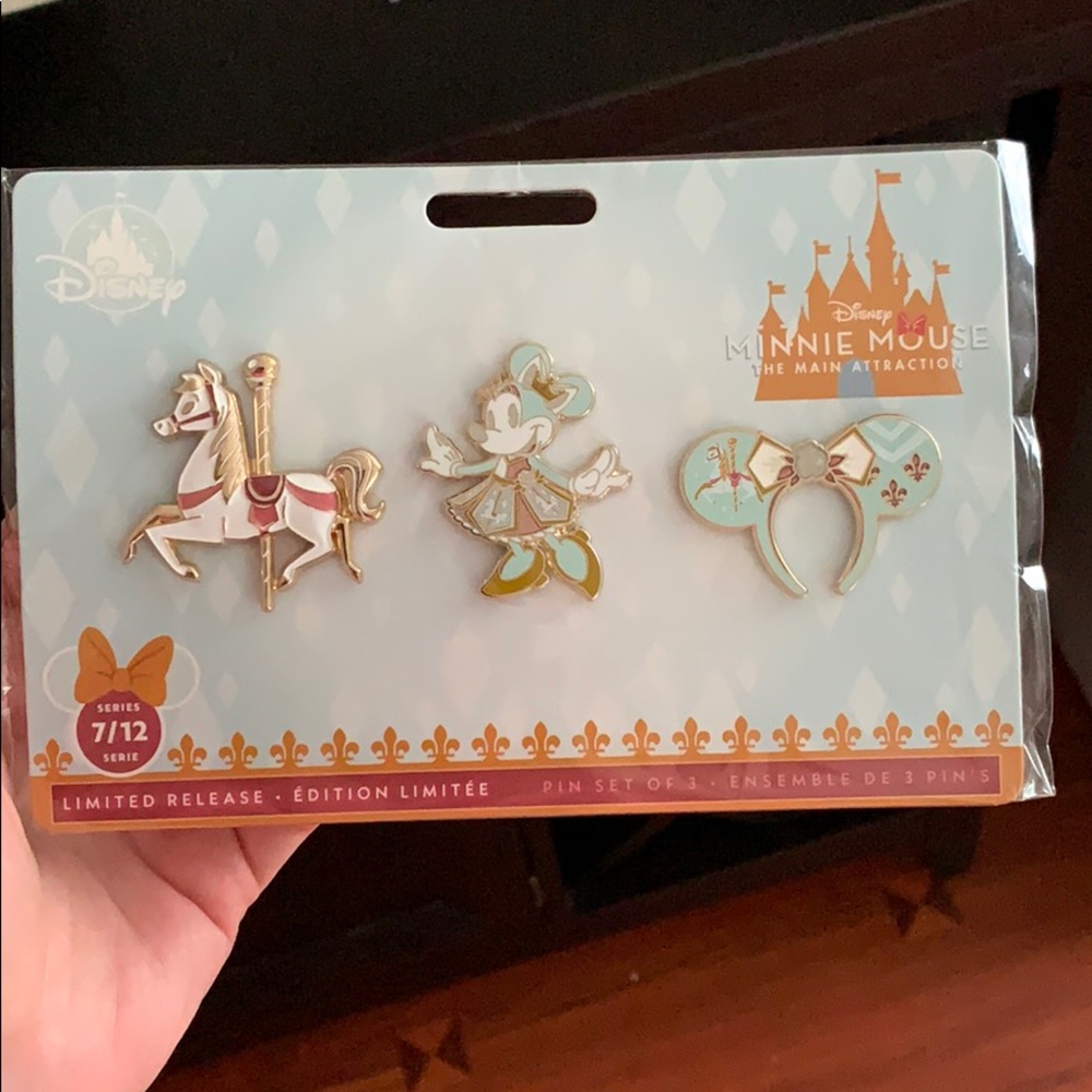 Minnie Mouse Main Attraction Carousel Pins